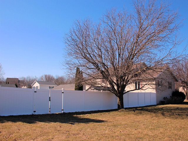 961 EASTMAN LANE, Fond Du Lac, WI 54935