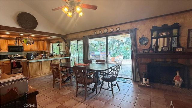 377 Oldstone Court, Simi Valley, CA 93065