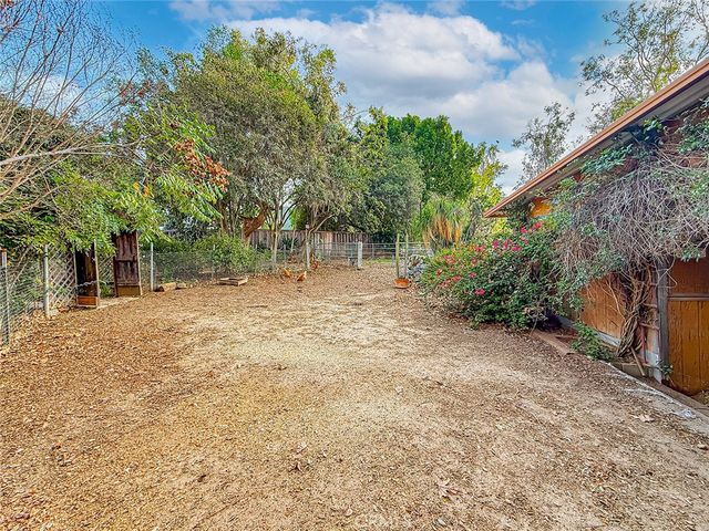 377 Oldstone Court, Simi Valley, CA 93065