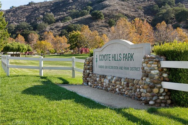 377 Oldstone Court, Simi Valley, CA 93065