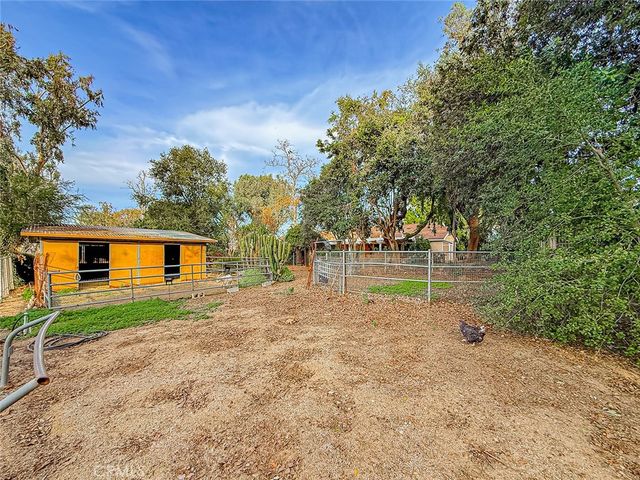 377 Oldstone Court, Simi Valley, CA 93065