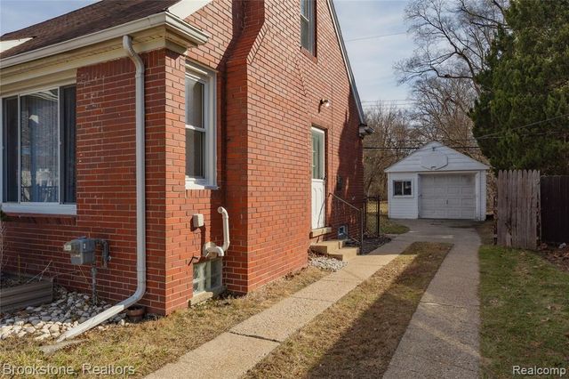230 Allen Street, Ferndale, MI 48220