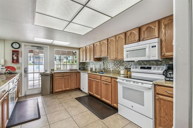 2911 74TH ST W, Bradenton, FL 34209