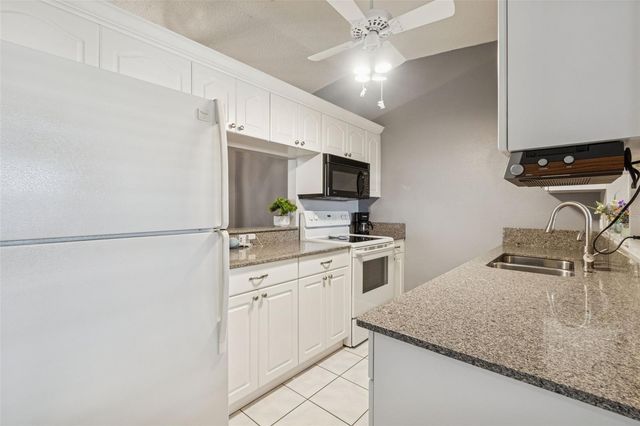 2911 74TH ST W, Bradenton, FL 34209