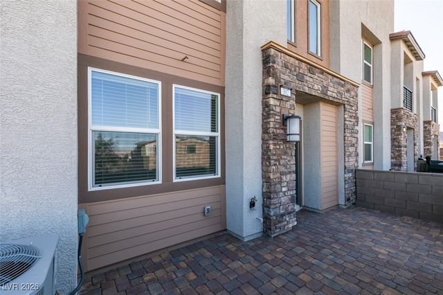 302 Walsh Peak Avenue, Henderson, NV 89015