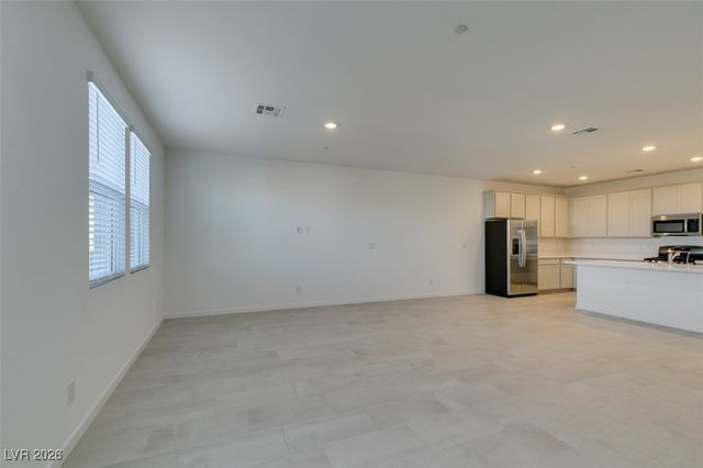 302 Walsh Peak Avenue, Henderson, NV 89015