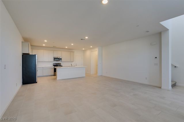 302 Walsh Peak Avenue, Henderson, NV 89015