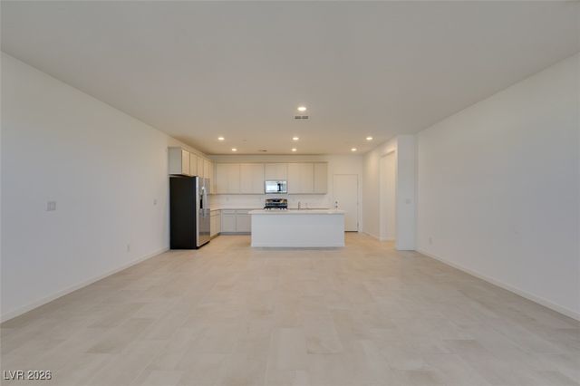 302 Walsh Peak Avenue, Henderson, NV 89015