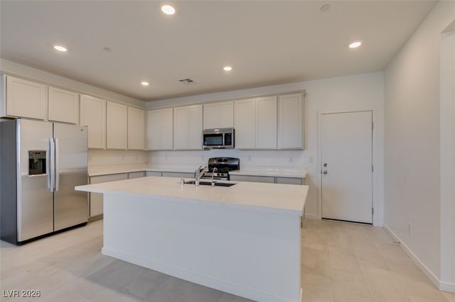 302 Walsh Peak Avenue, Henderson, NV 89015