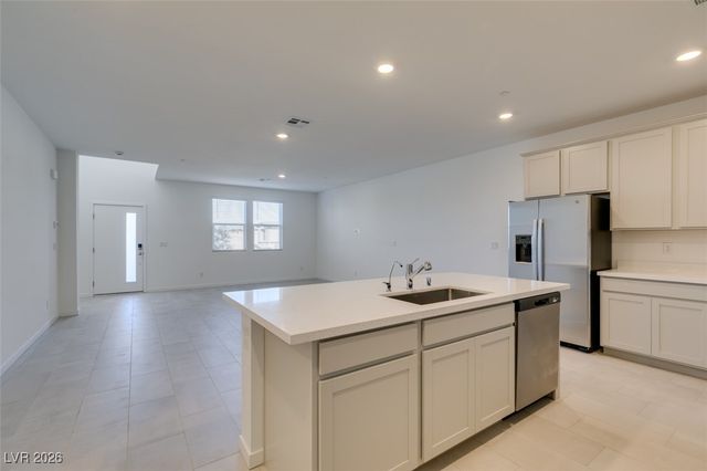 302 Walsh Peak Avenue, Henderson, NV 89015