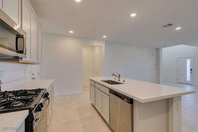 302 Walsh Peak Avenue, Henderson, NV 89015