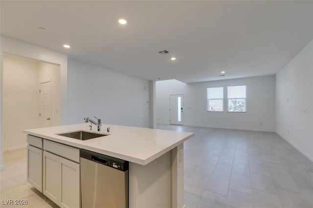 302 Walsh Peak Avenue, Henderson, NV 89015