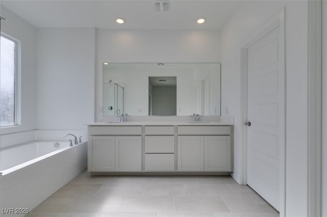 302 Walsh Peak Avenue, Henderson, NV 89015