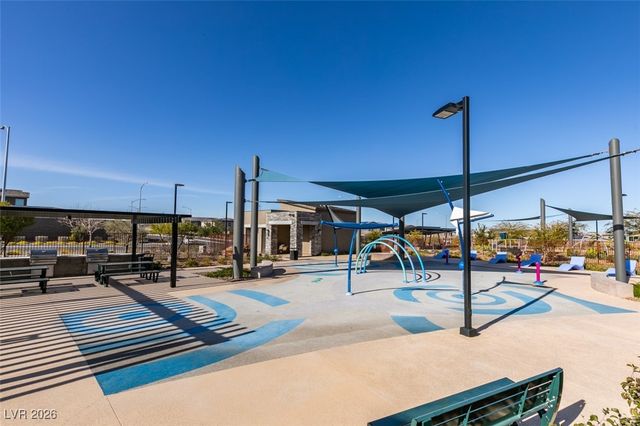 302 Walsh Peak Avenue, Henderson, NV 89015