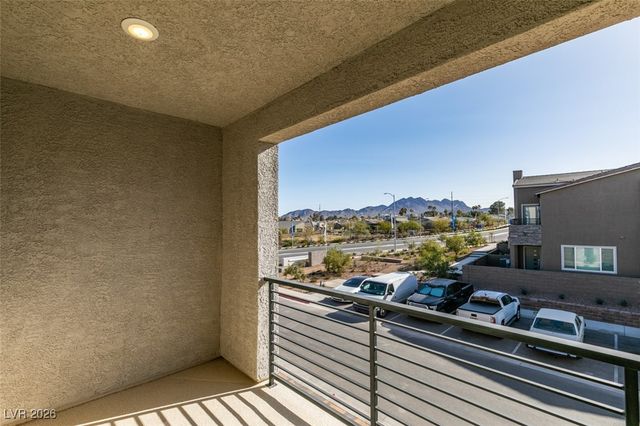 302 Walsh Peak Avenue, Henderson, NV 89015