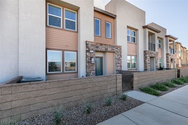 302 Walsh Peak Avenue, Henderson, NV 89015