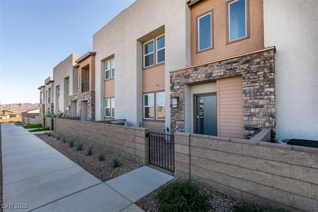 302 Walsh Peak Avenue, Henderson, NV 89015