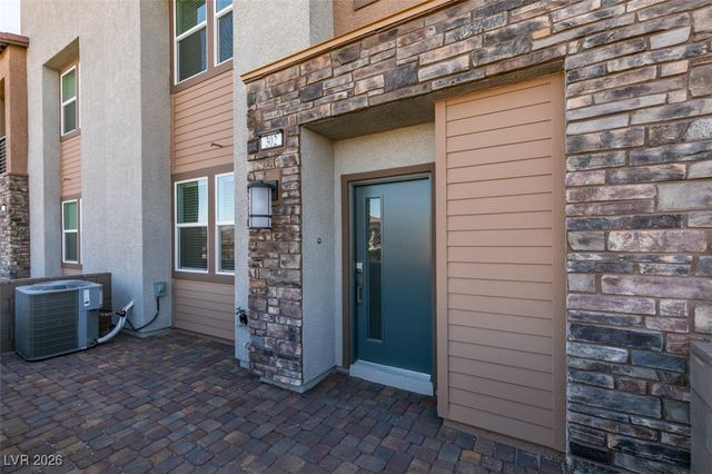 302 Walsh Peak Avenue, Henderson, NV 89015