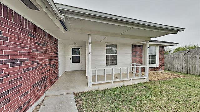 604 Bluegrass Lane, Yukon, OK 73099