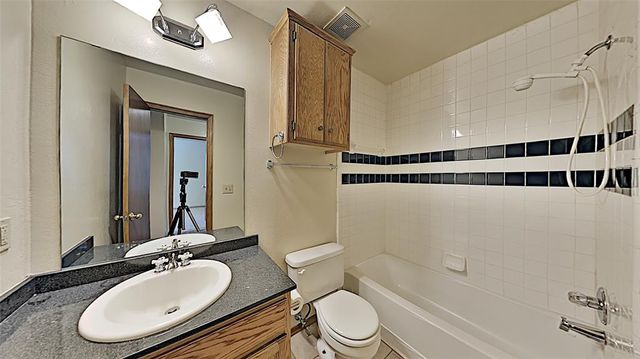 604 Bluegrass Lane, Yukon, OK 73099