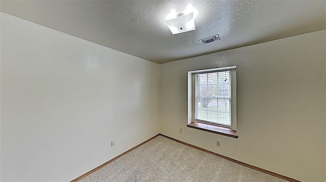 604 Bluegrass Lane, Yukon, OK 73099
