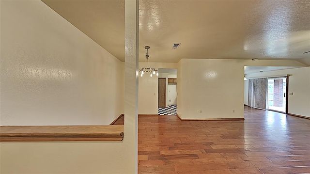 604 Bluegrass Lane, Yukon, OK 73099
