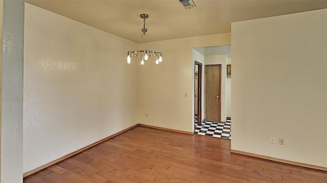 604 Bluegrass Lane, Yukon, OK 73099