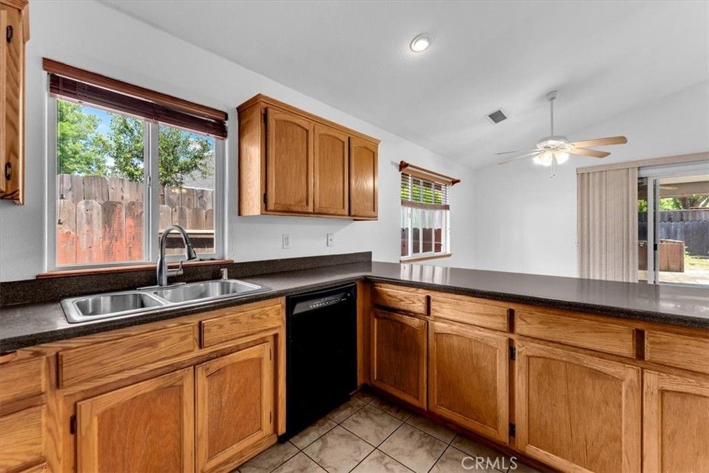 Image 13 of property listing at 245 Shelley Way, Red Bluff, CA 96080