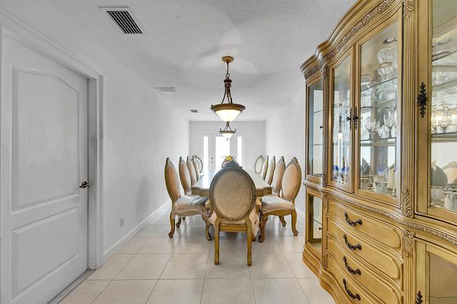 1402 SW Doe Court, Port St. Lucie, FL 34953
