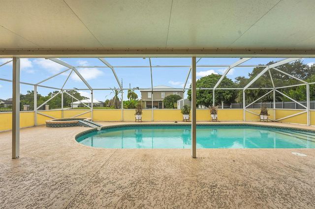 1402 SW Doe Court, Port St. Lucie, FL 34953