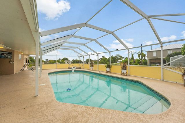 1402 SW Doe Court, Port St. Lucie, FL 34953