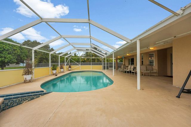 1402 SW Doe Court, Port St. Lucie, FL 34953