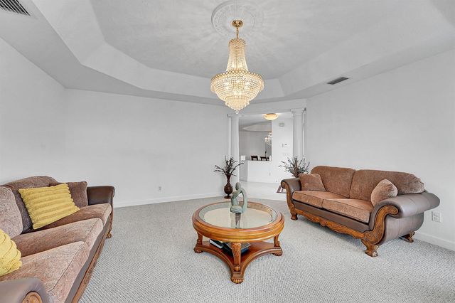 1402 SW Doe Court, Port St. Lucie, FL 34953