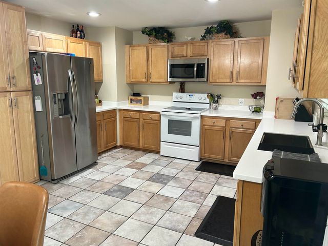4550 Hummer Lake Road, Ortonville, MI 48462