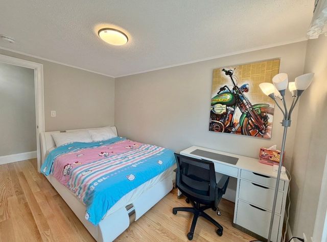 22 Dorchester St, Waltham, MA 02453