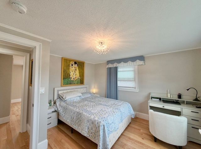 22 Dorchester St, Waltham, MA 02453