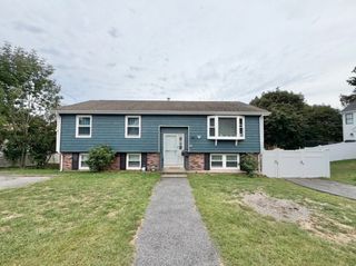 22 Dorchester St, Waltham, MA 02453