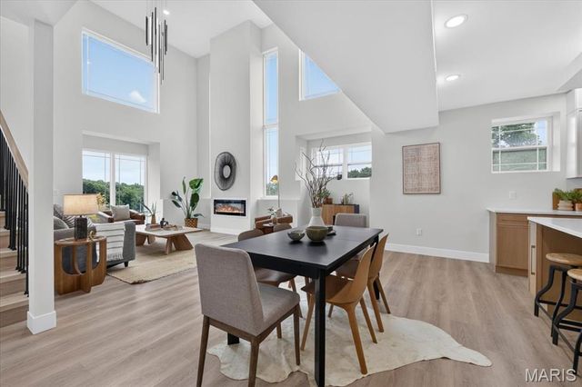 986 Hydeaway Ct, Fenton, MO 63026