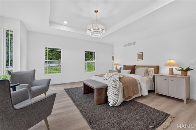 986 Hydeaway Ct, Fenton, MO 63026