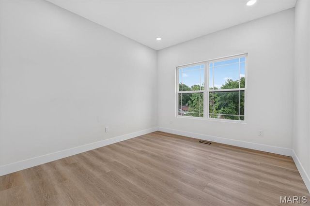 986 Hydeaway Ct, Fenton, MO 63026