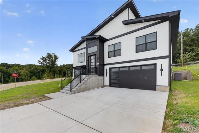 986 Hydeaway Ct, Fenton, MO 63026