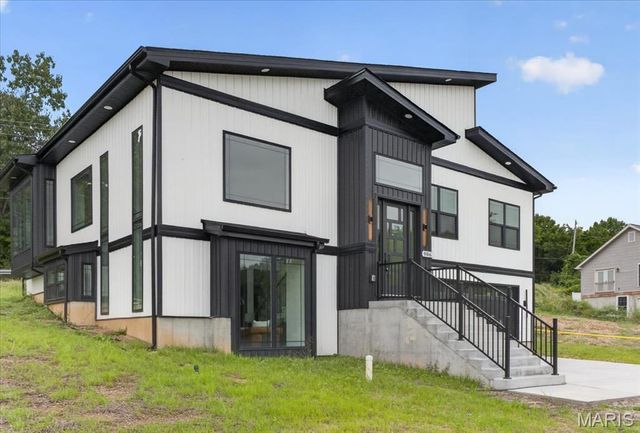 986 Hydeaway Ct, Fenton, MO 63026