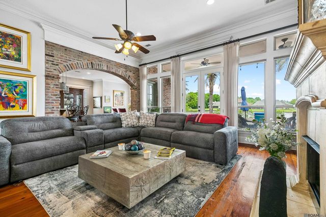35334 Oak Haven Dr, Geismar, LA 70734