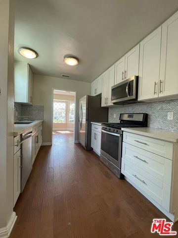 5048 Enfield Avenue, Encino, CA 91316