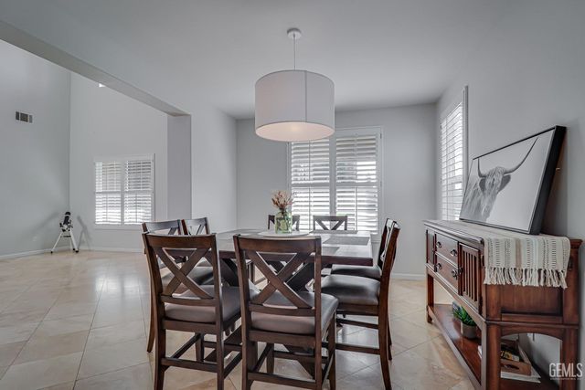 11400 Regarse Drive, Bakersfield, CA 93311