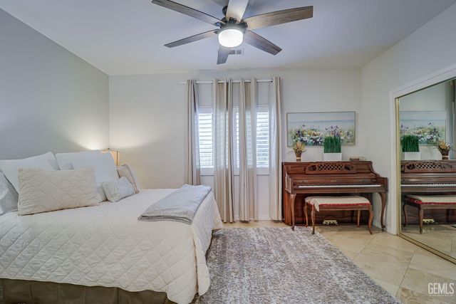 11400 Regarse Drive, Bakersfield, CA 93311