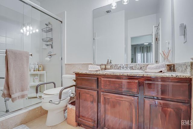 11400 Regarse Drive, Bakersfield, CA 93311