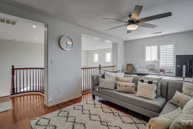 11400 Regarse Drive, Bakersfield, CA 93311