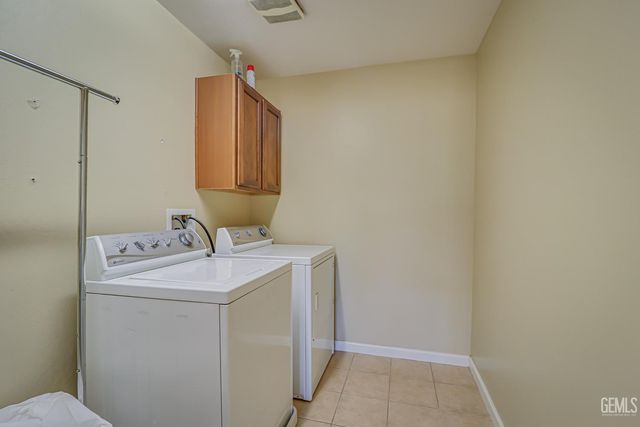 11400 Regarse Drive, Bakersfield, CA 93311