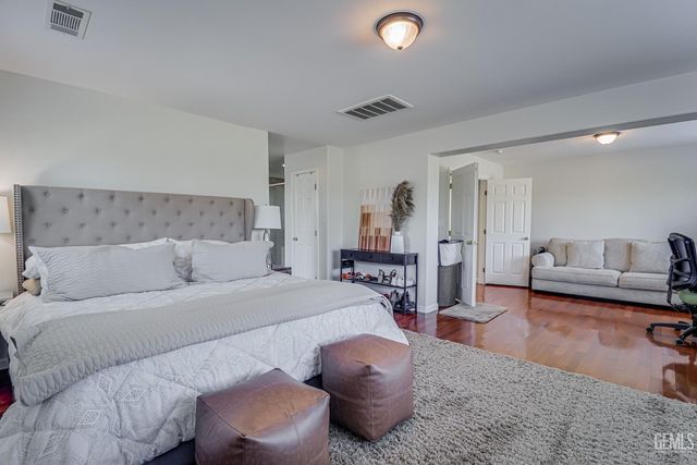 11400 Regarse Drive, Bakersfield, CA 93311